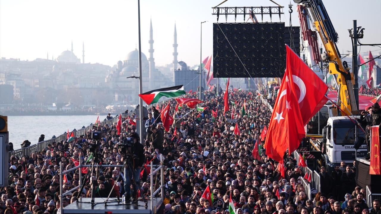 Foto - TÜGVA’dan Galata Köprüsü'ndeki tarihi Filistin’e destek eylemine davet