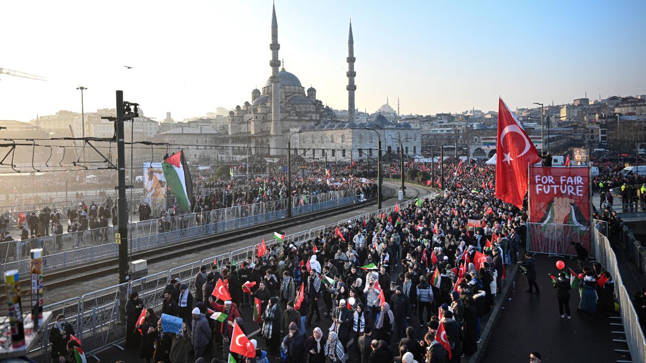 Foto - TÜGVA’dan Galata Köprüsü'ndeki tarihi Filistin’e destek eylemine davet