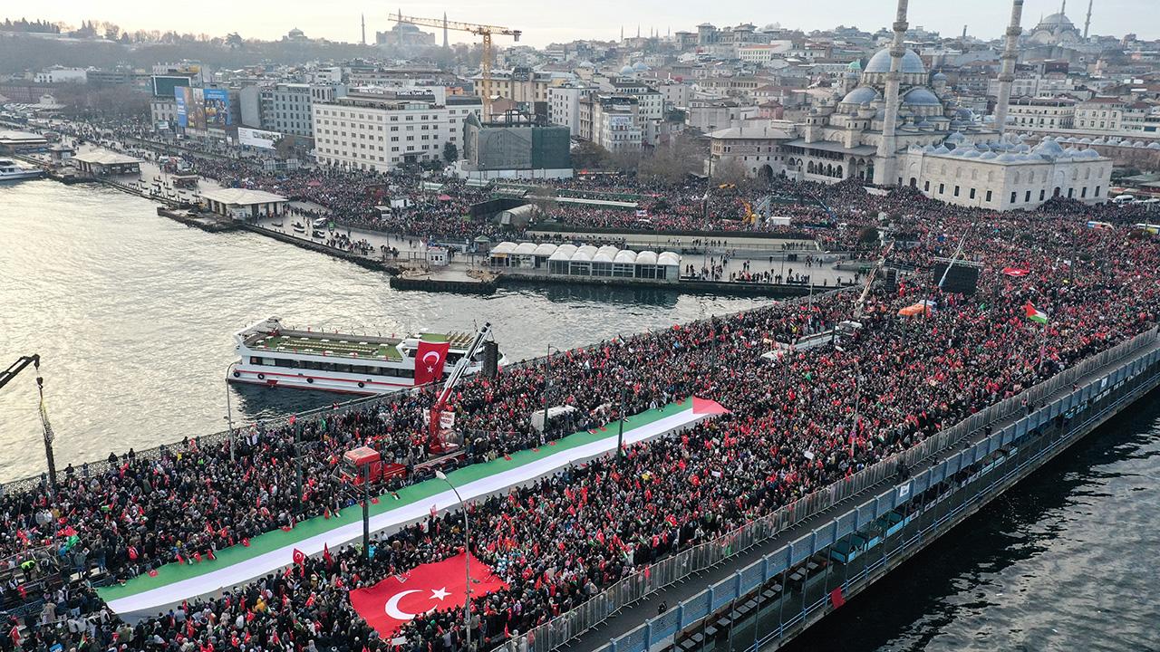 Foto - TÜGVA’dan Galata Köprüsü'ndeki tarihi Filistin’e destek eylemine davet