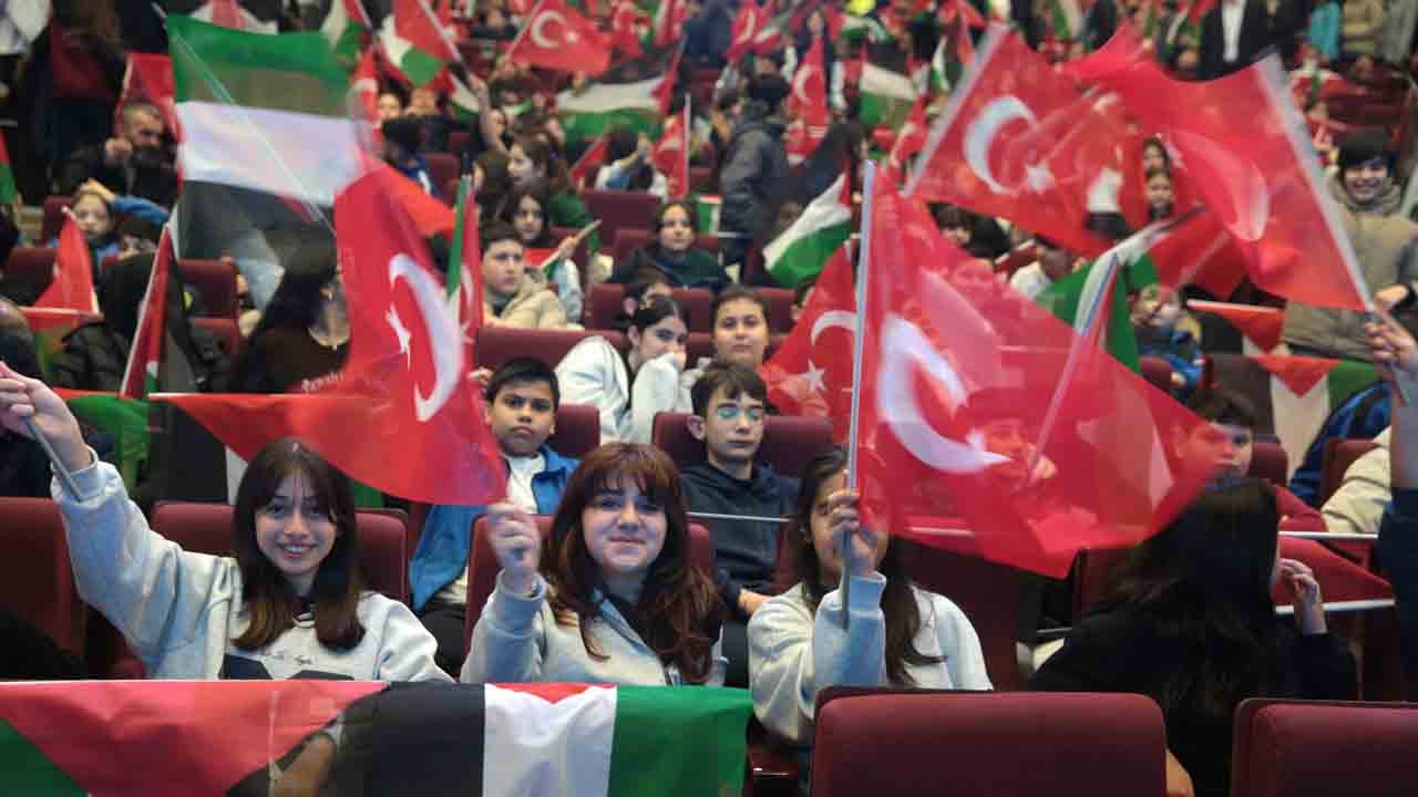 Foto - TÜGVA’dan gençliğe okuma çağrısı: Milli Eğitim Bakanlığı işbirliğiyle kitap seferberliği