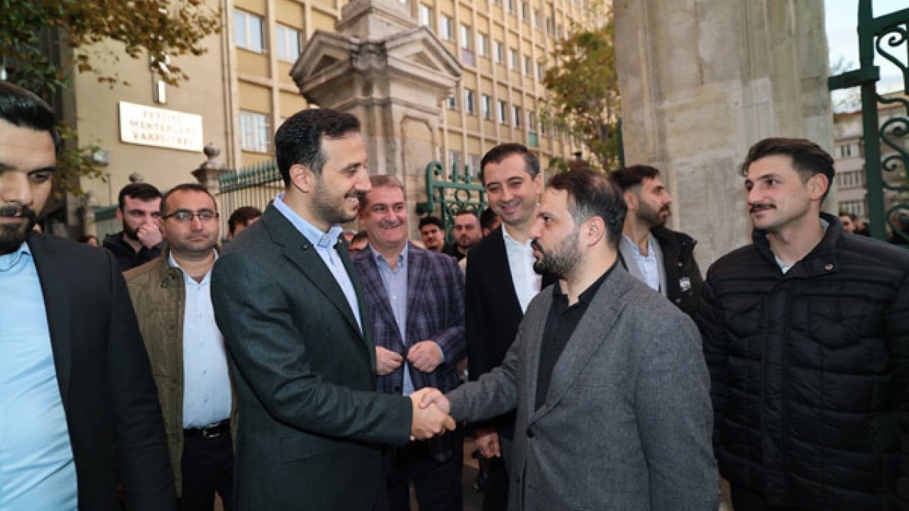 Foto - TÜGVA’lı gençler Teşvikiye Camii’nde sabah namazında buluştu