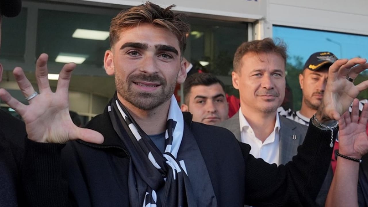 Foto - Tüh sana be adam... Rafa Silva vatandaşlarıyla bile selamı sabahı kesti