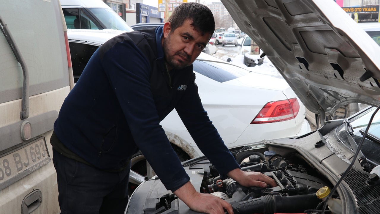 Foto - Tüm araç sahiplerine hayati uyarı: Aracını ve cebini düşünen soğuk havada kesinlikle bunu yapmasın!