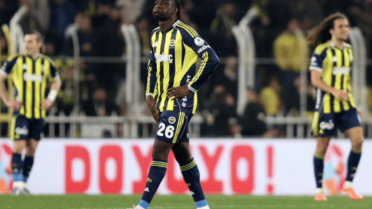 Foto - Tüm Fenerbahçeliler 2-2'lik beraberlik sonrası... Cherif'in yıldız olacağından emin miyiz?