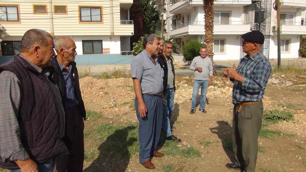 Foto - Tüm Türkiye Ali Amca'nın peşinde! Hisleriyle suyu buluyor, bulduğu yerde 'çarpılıyor' gibi oluyor