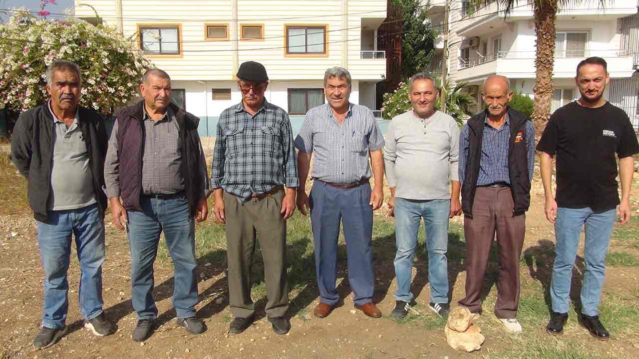 Foto - Tüm Türkiye Ali Amca'nın peşinde! Hisleriyle suyu buluyor, bulduğu yerde 'çarpılıyor' gibi oluyor