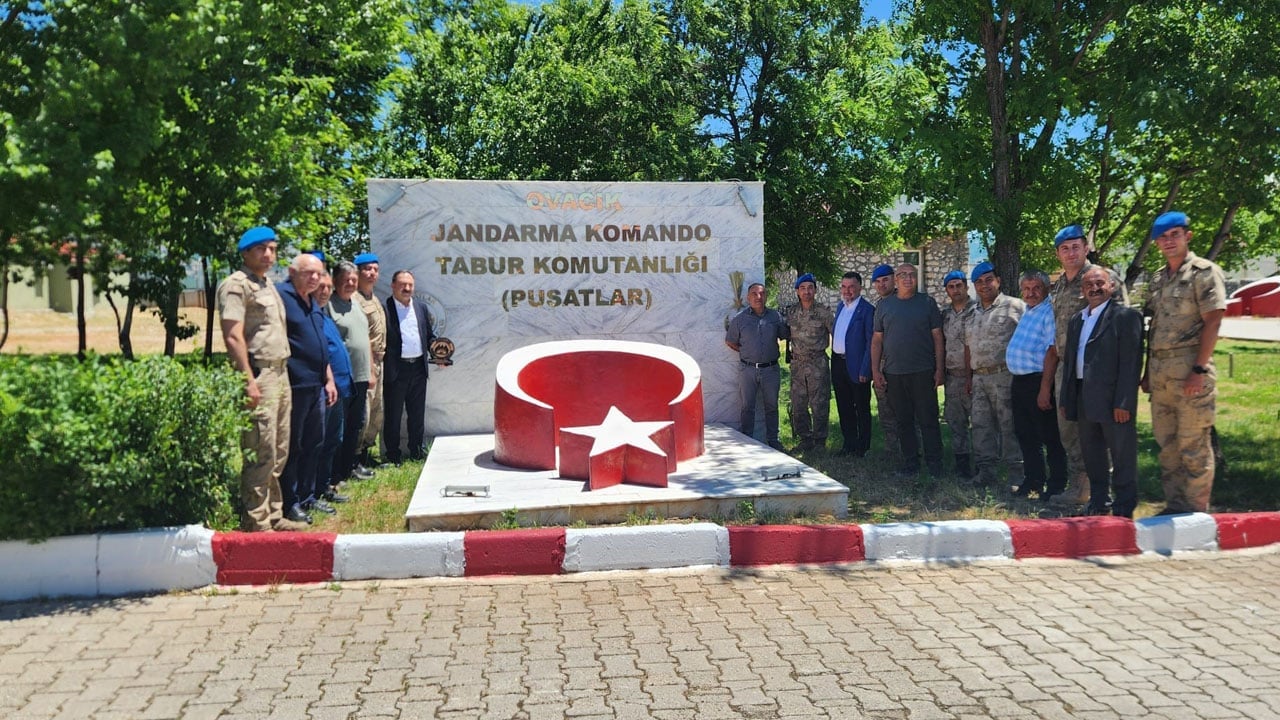 Foto - Tunceli’deki huzuru yerinde gördüler! Terörden temizlenen bölgede 40 yıl sonra buluştular