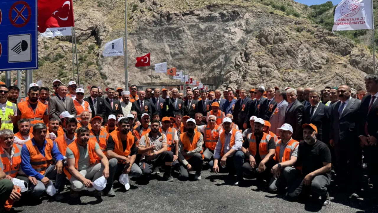 Foto - Tünelin açılış tarihi belli oldu! Mesafe 10 dakikaya düşecek!