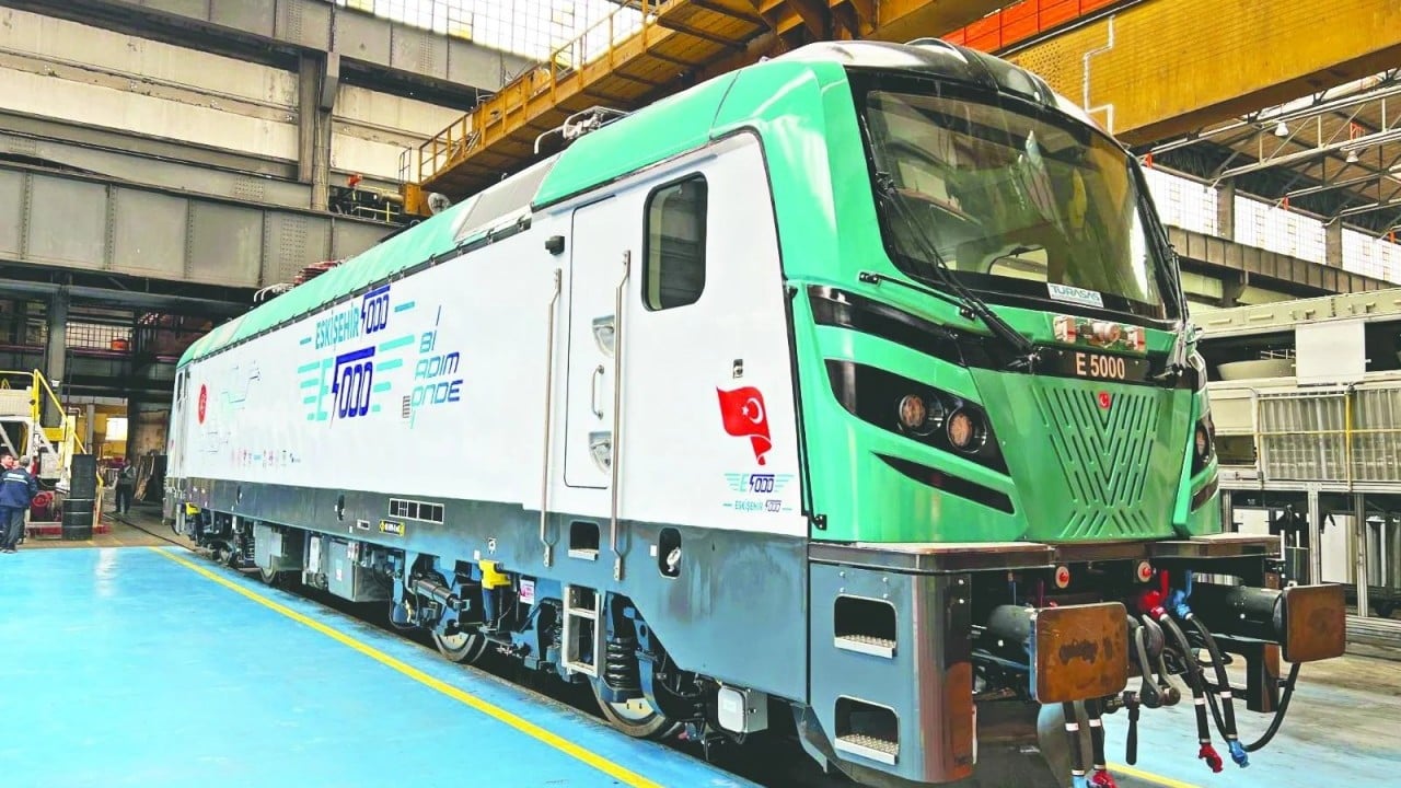 Foto - TÜRASAŞ bir haftada yerli ve milli iki tren seti ile iki lokomotifi teslim etti Rekora koşuyoruz