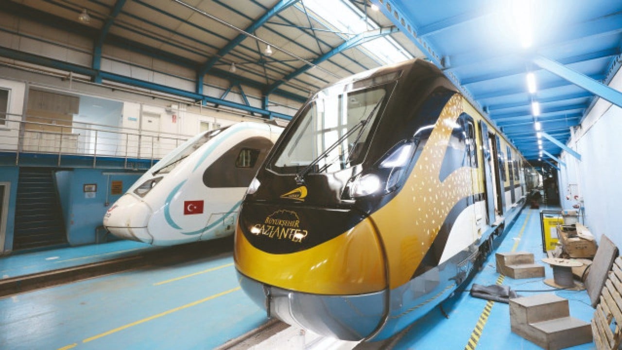 Foto - TÜRASAŞ bir haftada yerli ve milli iki tren seti ile iki lokomotifi teslim etti Rekora koşuyoruz