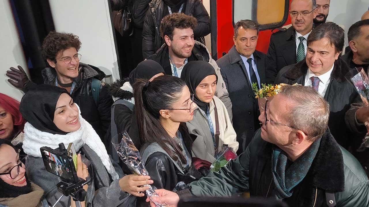 Foto - Turistik Doğu Ekspresi alevli yazıyla karşılandı