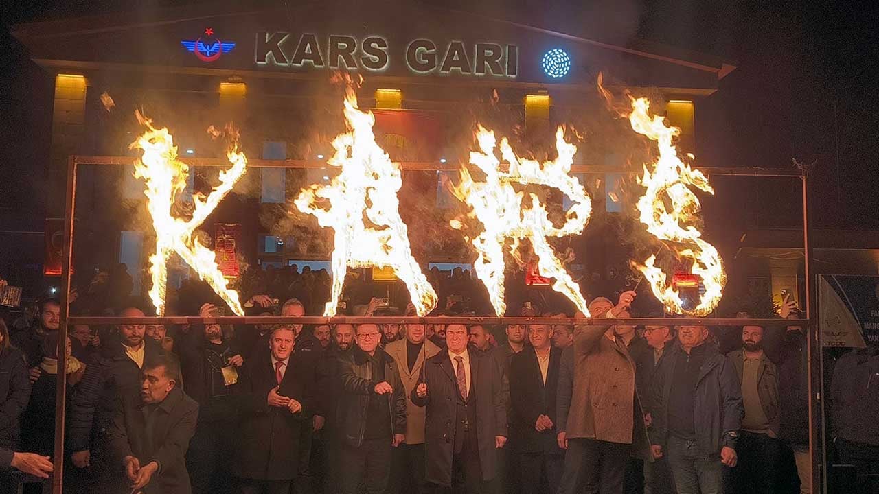 Foto - Turistik Doğu Ekspresi alevli yazıyla karşılandı