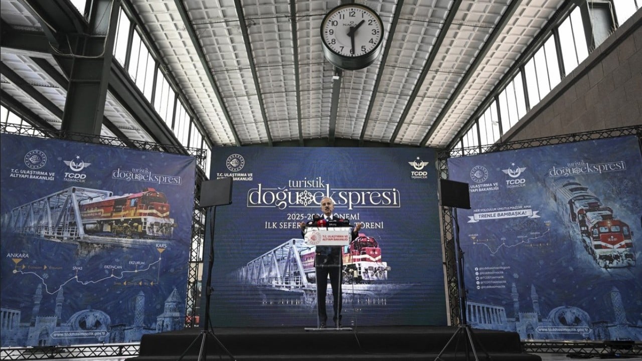 Foto - Turistik Doğu Ekspresi yeni sezona başladı! Bakan Uraloğlu ilk seferi uğurladı