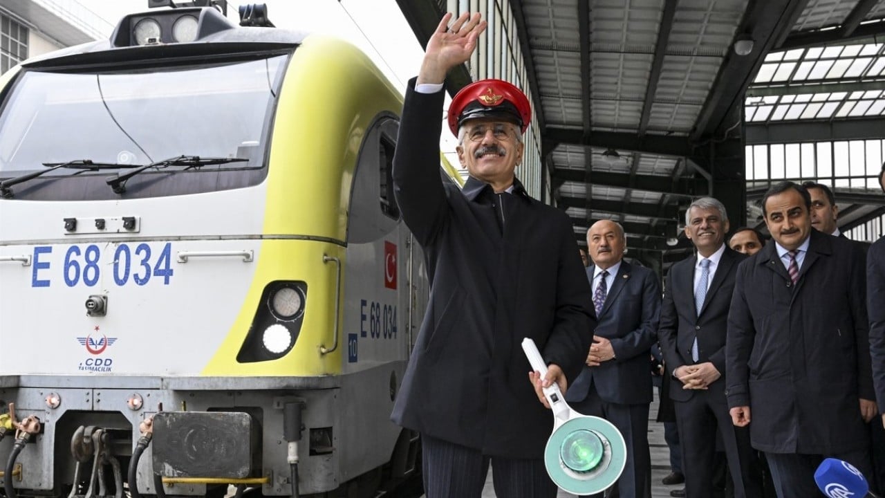 Foto - Turistik Doğu Ekspresi yeni sezona başladı! Bakan Uraloğlu ilk seferi uğurladı