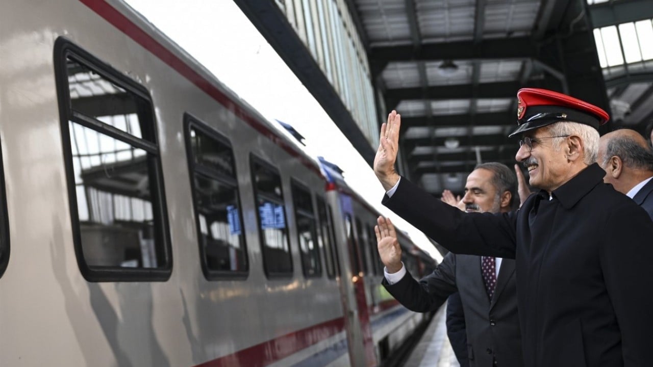 Foto - Turistik Doğu Ekspresi yeni sezona başladı! Bakan Uraloğlu ilk seferi uğurladı