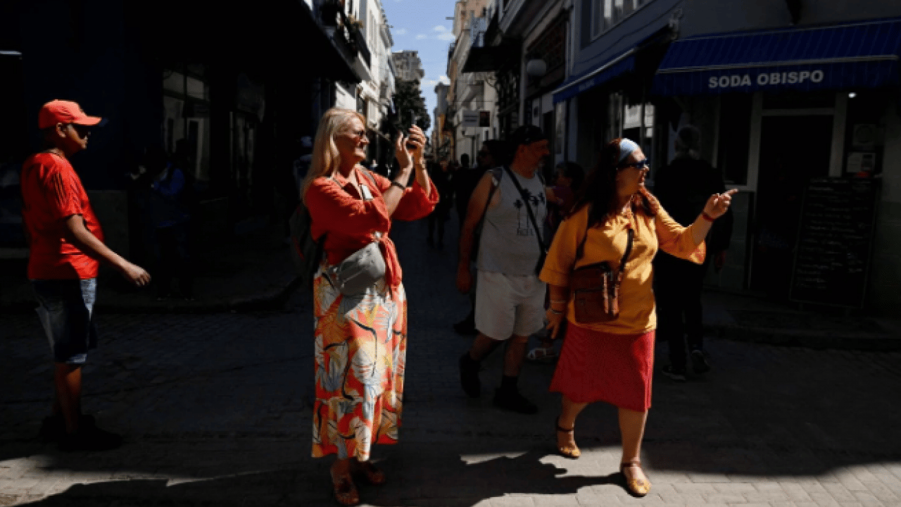 Foto - Turistler ülkeyi terk ediyor! Elektrik kesildi! Uçuşlar iptal! Oteller kapandı