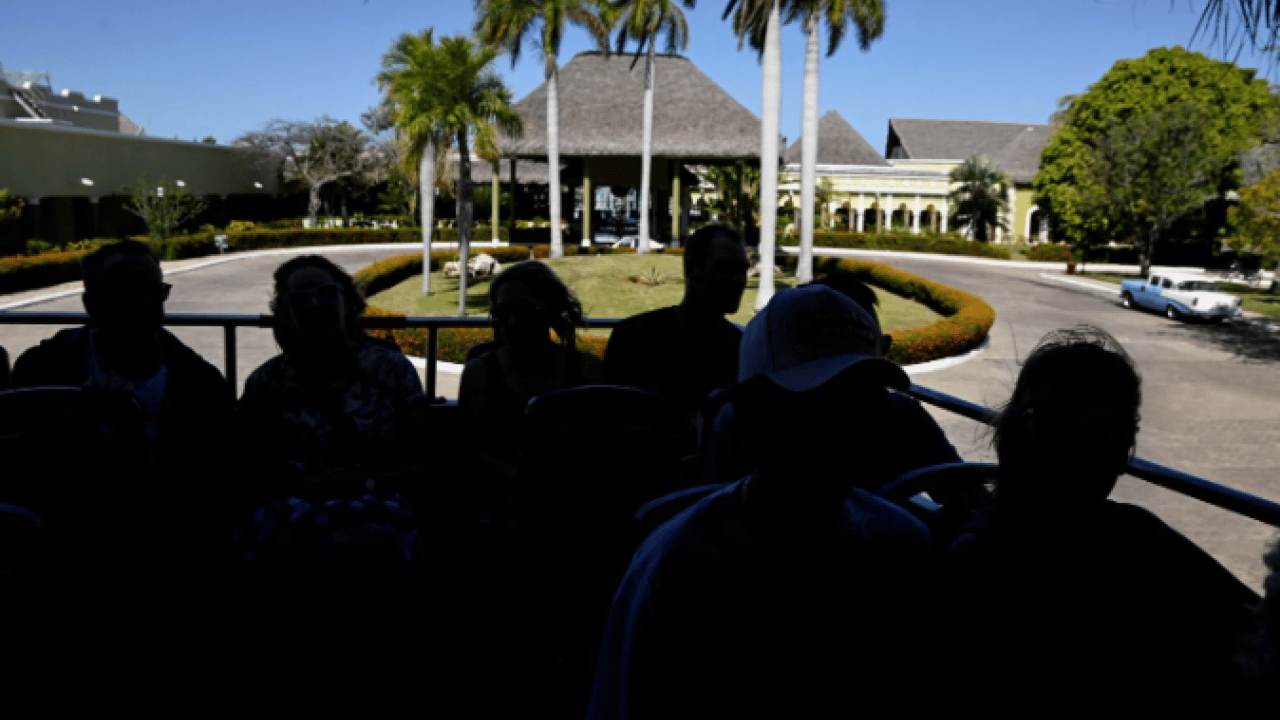 Foto - Turistler ülkeyi terk ediyor! Elektrik kesildi! Uçuşlar iptal! Oteller kapandı