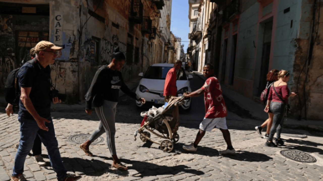 Foto - Turistler ülkeyi terk ediyor! Elektrik kesildi! Uçuşlar iptal! Oteller kapandı
