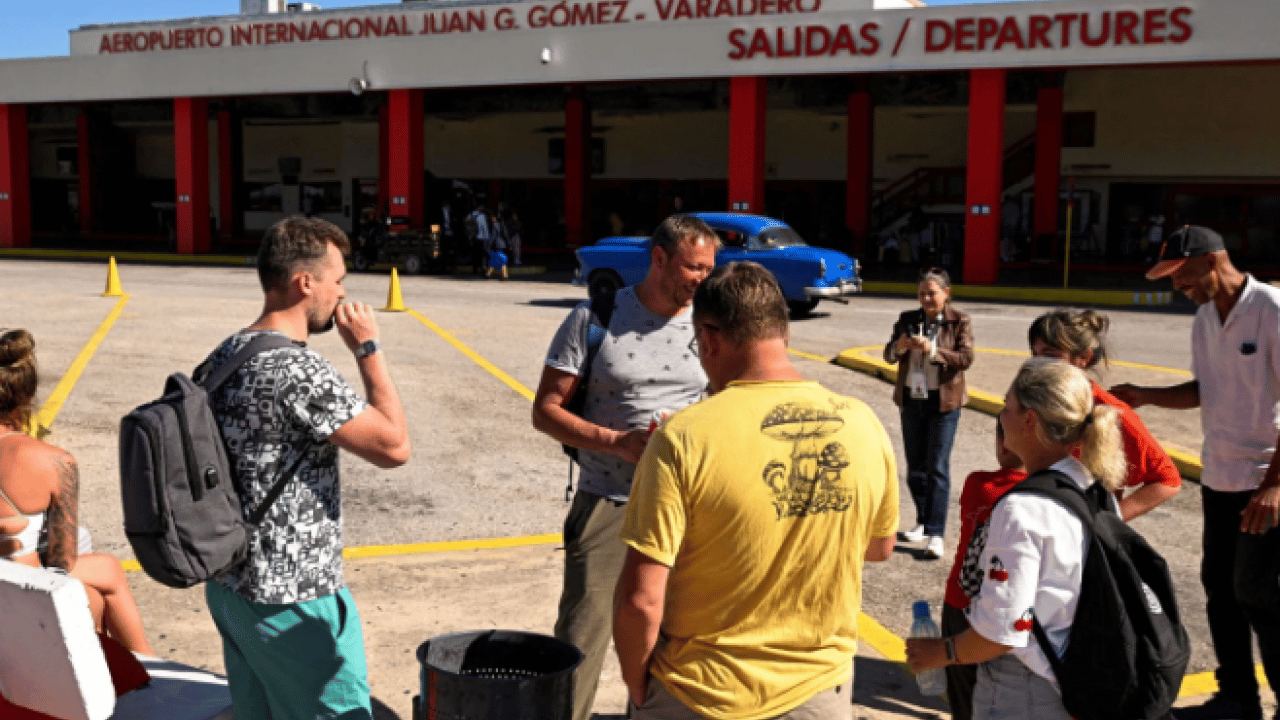 Foto - Turistler ülkeyi terk ediyor! Elektrik kesildi! Uçuşlar iptal! Oteller kapandı