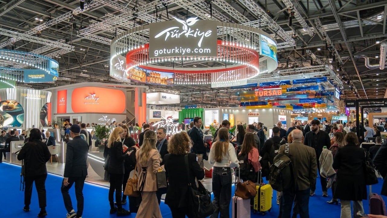 Foto - Turizm Bakanı Ersoy: Turizm gelirinde yıl sonu hedefimiz olan 64 milyar dolara emin adımlarla ilerliyoruz!