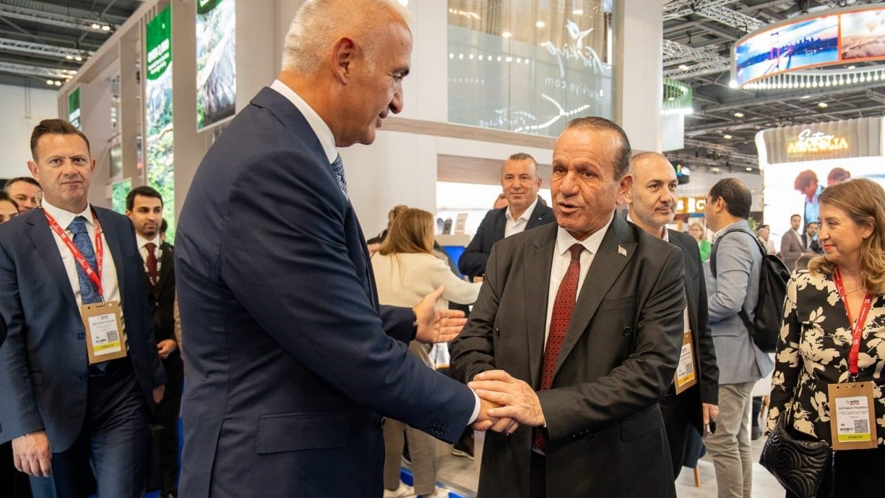 Foto - Turizm Bakanı Ersoy: Turizm gelirinde yıl sonu hedefimiz olan 64 milyar dolara emin adımlarla ilerliyoruz!