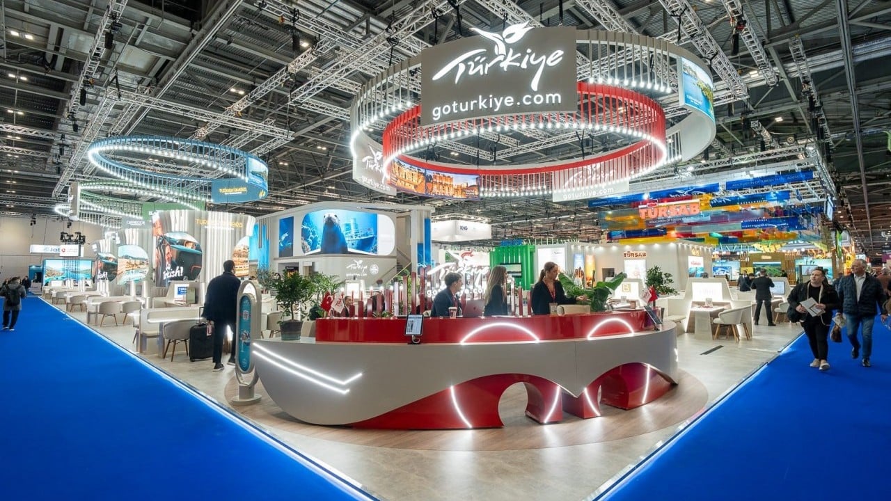 Foto - Turizm Bakanı Ersoy: Turizm gelirinde yıl sonu hedefimiz olan 64 milyar dolara emin adımlarla ilerliyoruz!