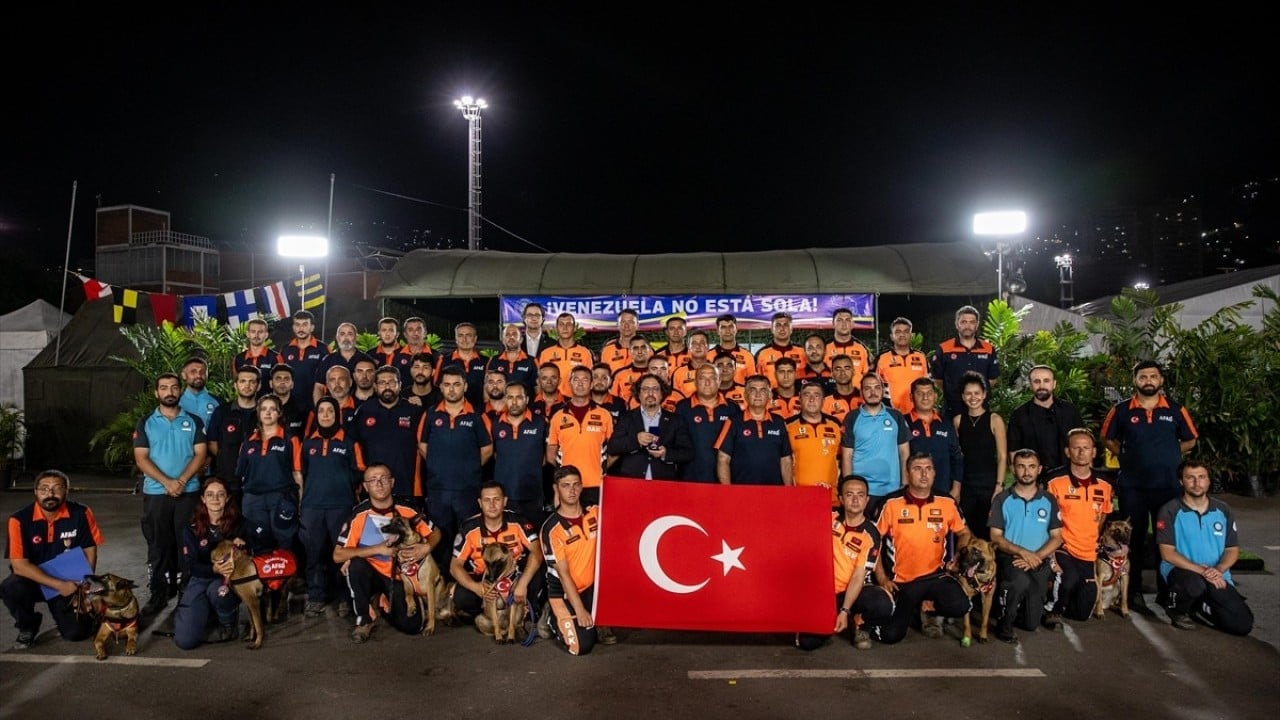 Foto - Türk arama kurtarma ekiplerine kahramanlık nişanı