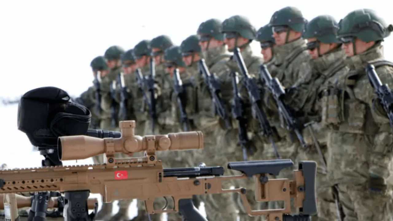 Foto - Türkiye sınıra duvar örüyor! Mehmetçiğin elleri tetikte!