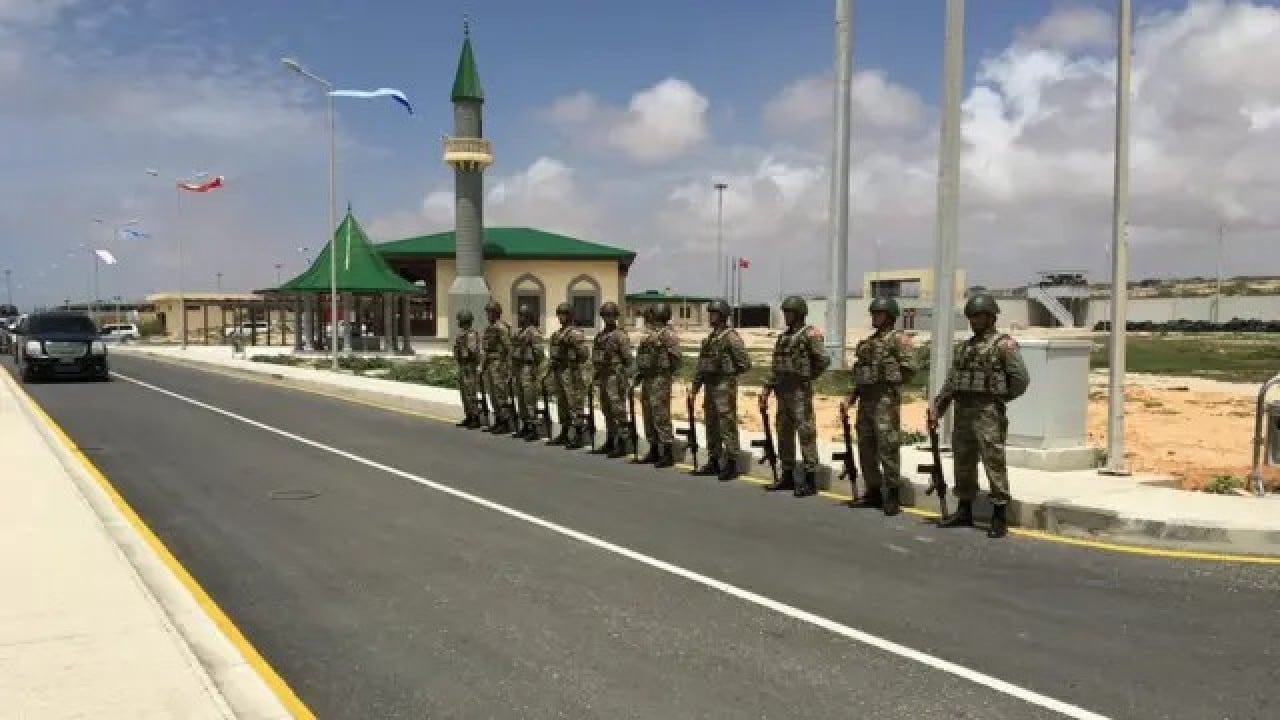 Foto - Türk askeri ülkedeydi, sondaj gemileri de yola çıkmıştı! Beklenmedik açıklama geldi: Durdurabiliriz
