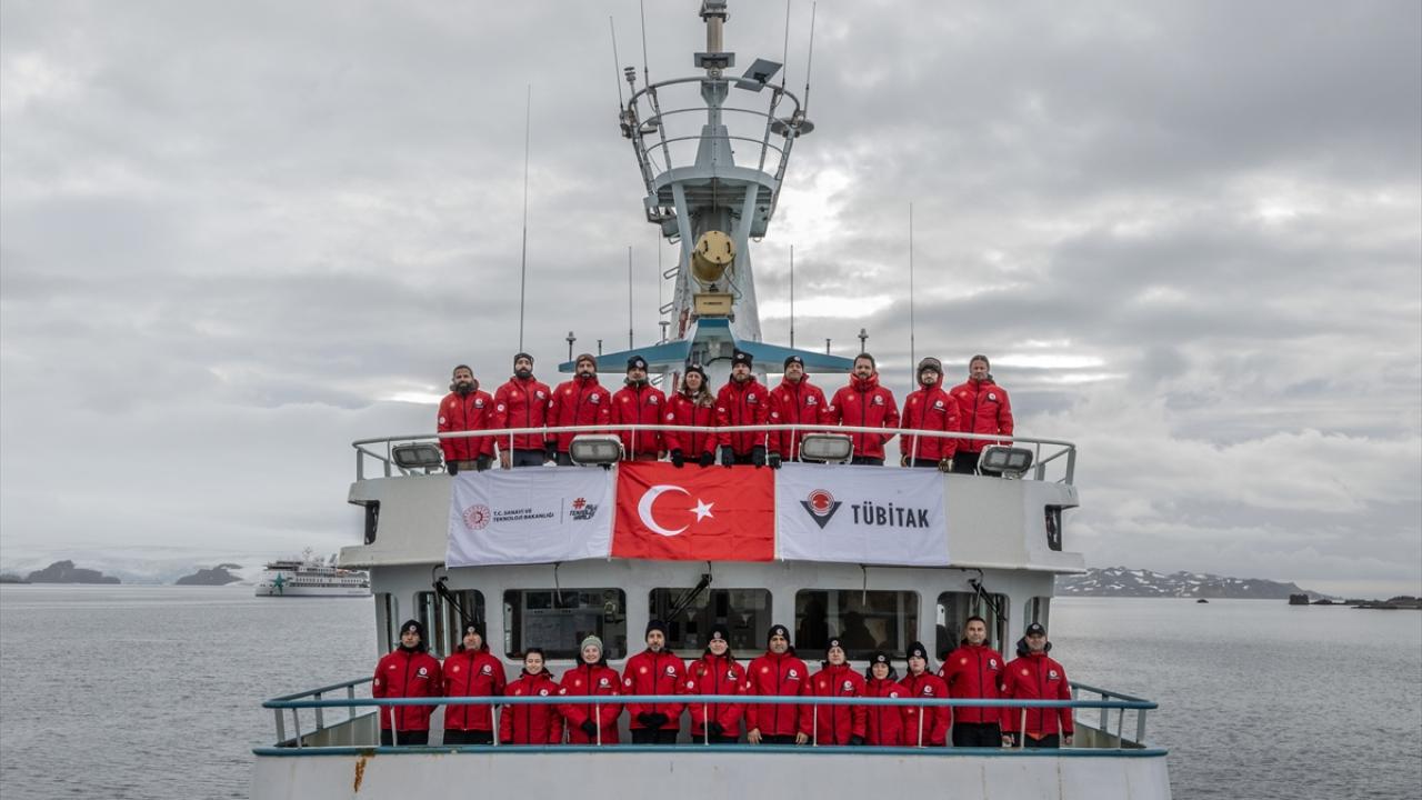 Türk bilim ekibi, Antarktika’ya ulaştı! Beyaz Kıta’da faaliyete başladılar