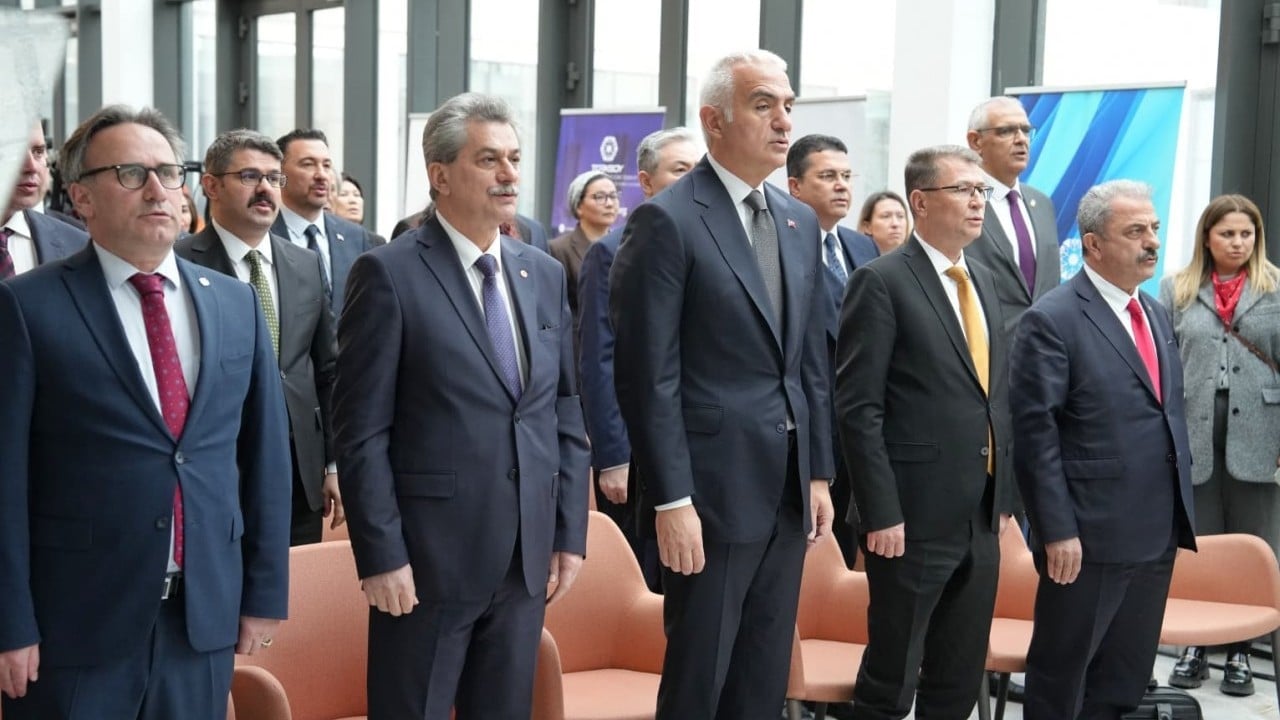 Foto - Türk dünyasına 5 lehçede dev eser: Bakan Ersoy: Tarihimize ve kültürümüze saldırdılar...