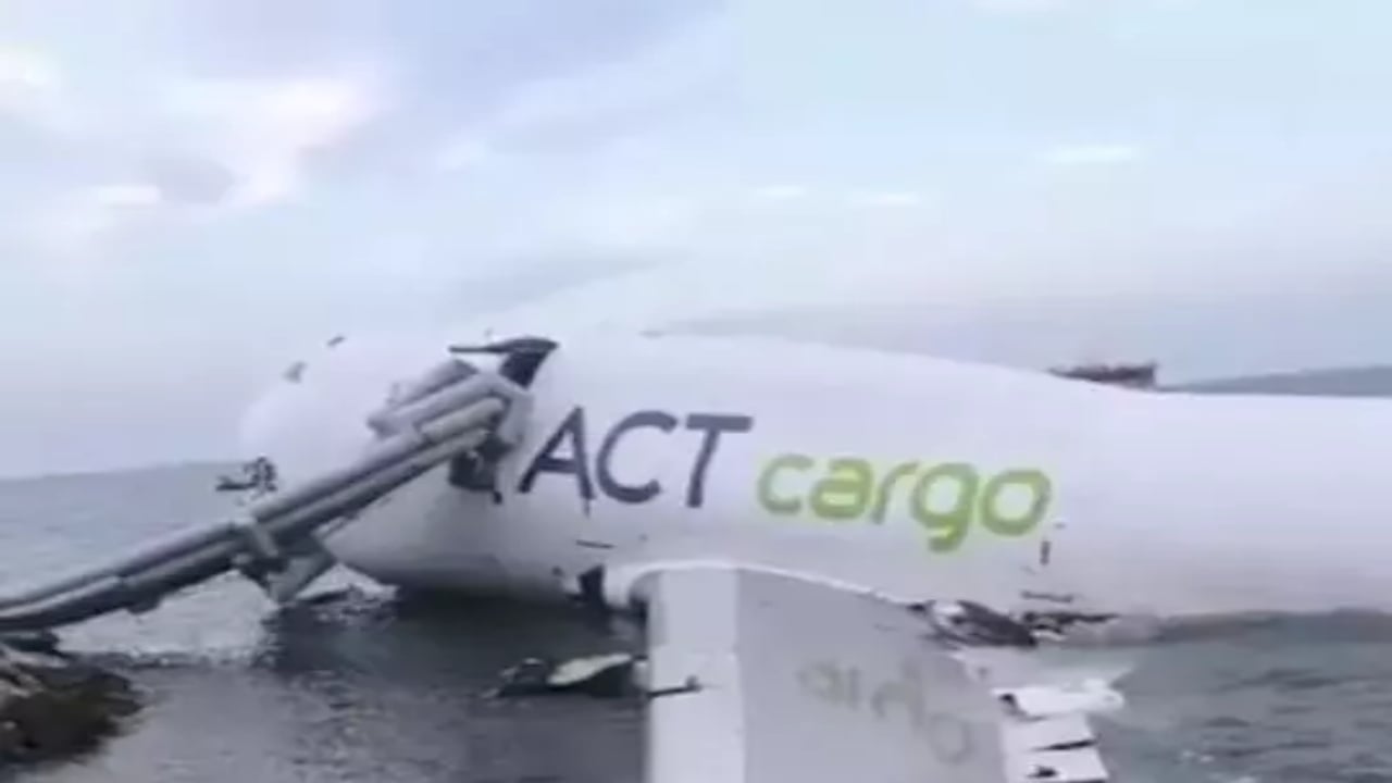 Foto - Türk firmaya ait dev uçak denize sürüklendi: Maalesef ölenler var