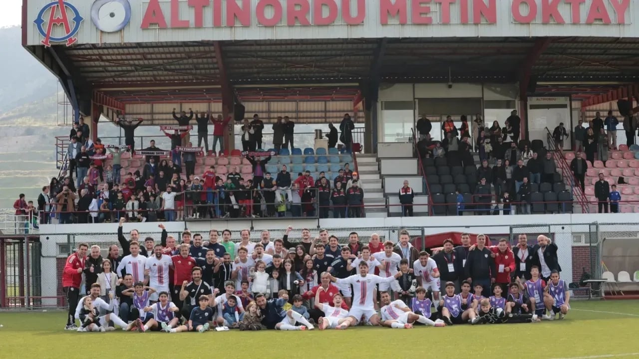 Foto - Türk futbolunda tarihi deprem! Efsane kulüp resmen satışa çıkarıldı