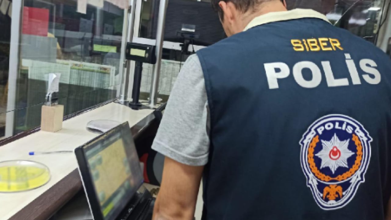 Foto - Türk futbolunun yüz karaları için hesap vakti: Şike ve bahis operasyonunda gözaltına alınan 32 şüpheli adliyeye sevk edildi