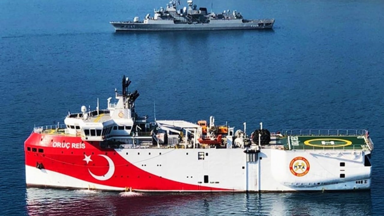 Foto - Türk gemisinin bölgeye demirlemesi sonrası ülkede alarm zilleri çaldı: Savaş uçakları peş peşe havalandı