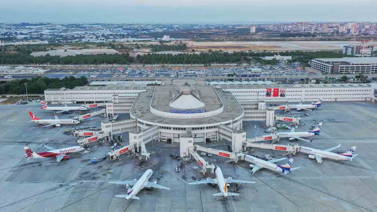 Foto - Türk hava sahası 42 ülkeyi geride bıraktı… Türkiye, hava seyrüseferinde Avrupa’nın en fazla hizmet üreten ülkesi oldu