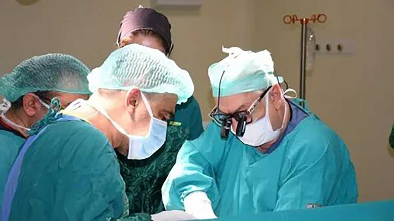 Foto - Türk hekimlerinden dünyaya parmak ısırtan tıp mucizesi! Tarihi operasyonla dünyada bir ilk resmen başarıldı!