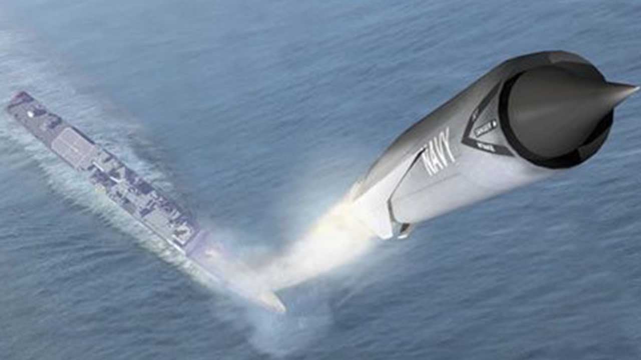 Foto - Türk İHA'larını işaret edip Türkiye'ye ticaret savaşı başlatmışlardı! 1500 km menzilli füze alıyorlar