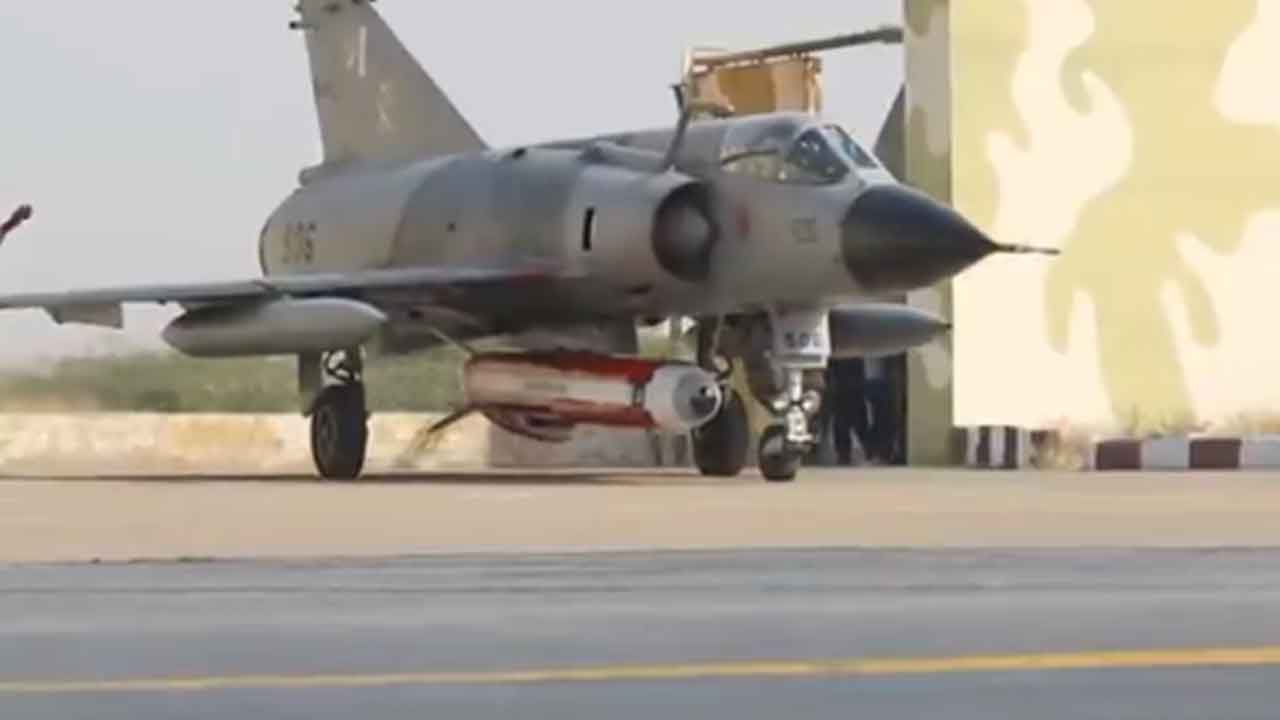 Foto - 'Türk İHA'larını vuracağız' diyen ülkeye tarihi gözdağı: 600 km menzilli füze ateşlendi