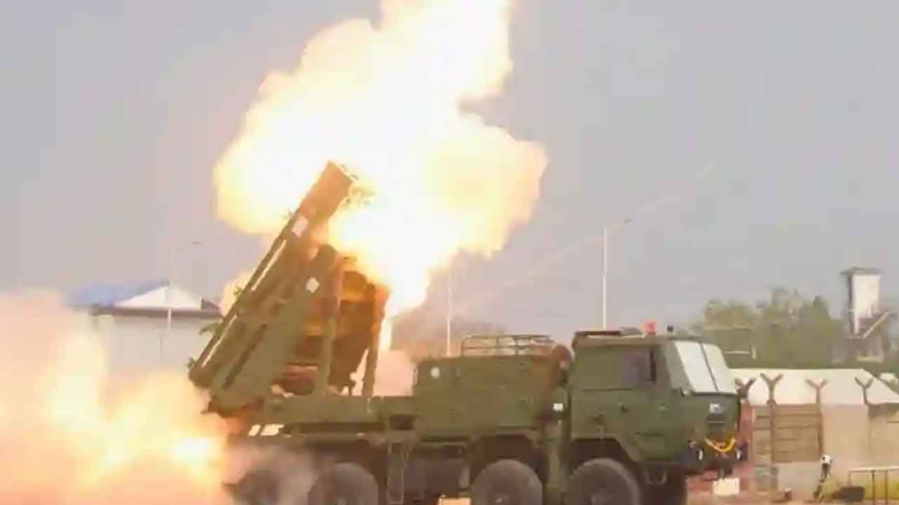 Foto - 'Türk İHA'larını vuracağız' diyorlardı! 120 km menzilli füzeyi ateşlediler