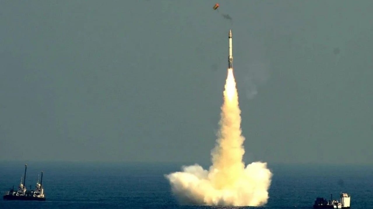 Foto - 'Türk İHA'larını vuracağız' diyorlardı! Nükleer balistik füze denizaltısı ve savaş gemisini suya indirdiler