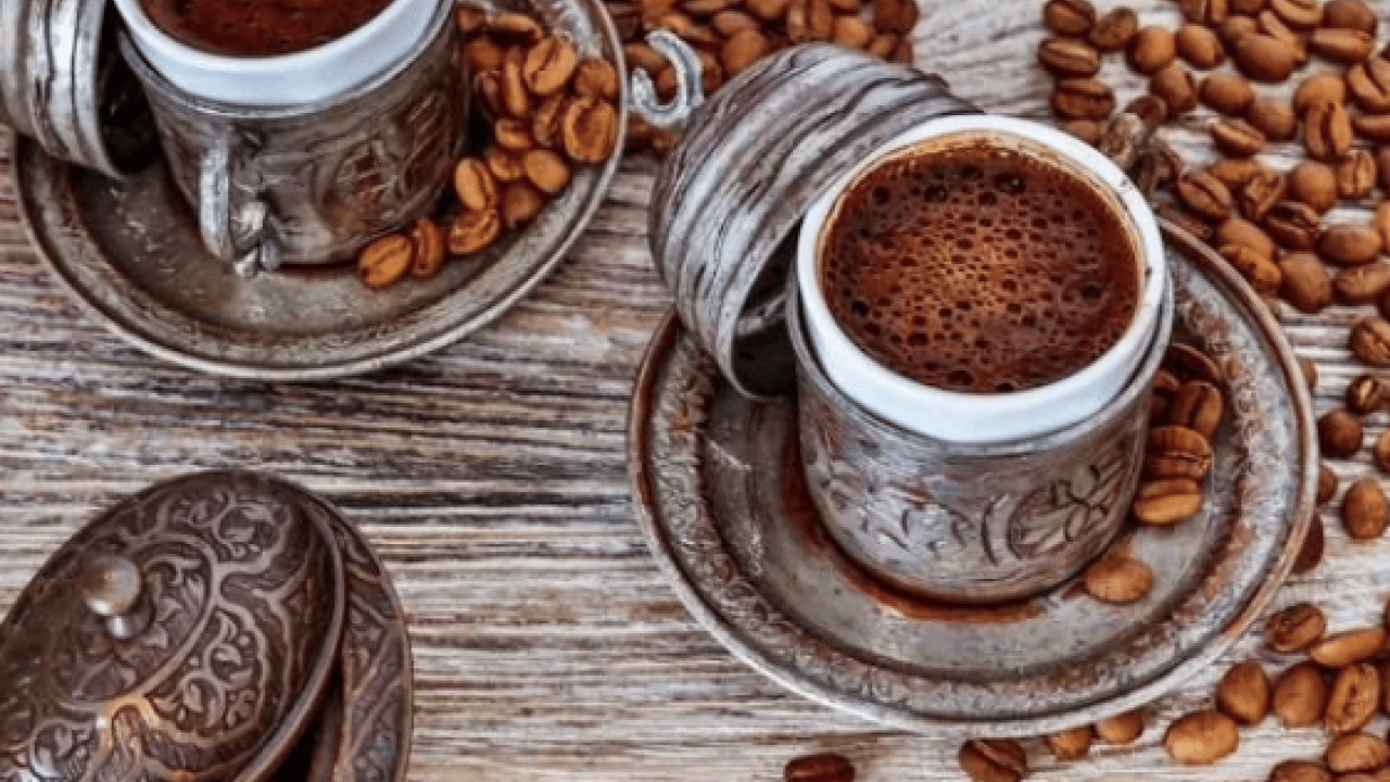 Foto - Türk kahvesinin sırrı: Meğer bir damla eklemek yetiyor! Kendi kendine yetecek... İşte malzeme