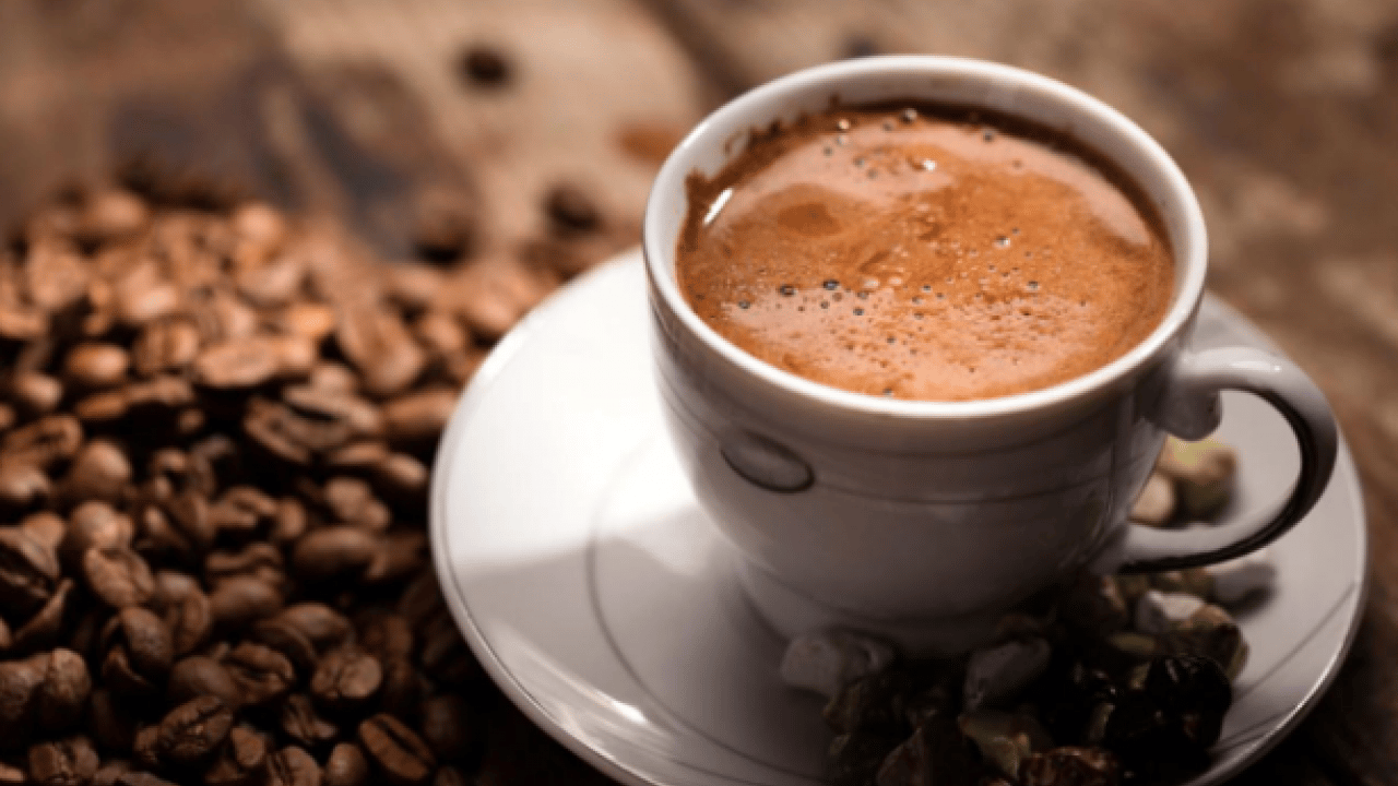 Foto - Türk kahvesinin sırrı: Meğer bir damla eklemek yetiyor! Kendi kendine yetecek... İşte malzeme