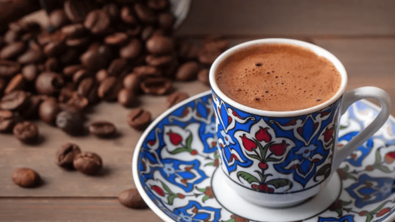 Foto - Türk kahvesinin sırrı: Meğer bir damla eklemek yetiyor! Kendi kendine yetecek... İşte malzeme