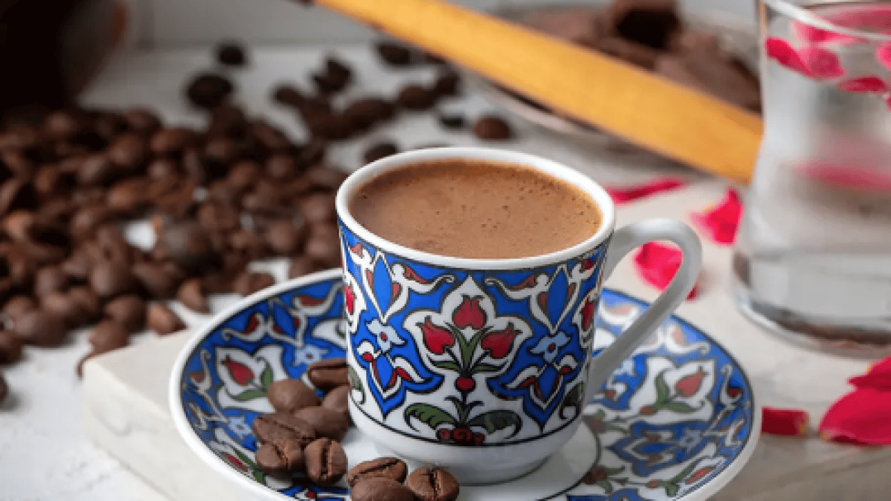 Foto - Türk kahvesinin sırrı: Meğer bir damla eklemek yetiyor! Kendi kendine yetecek... İşte malzeme