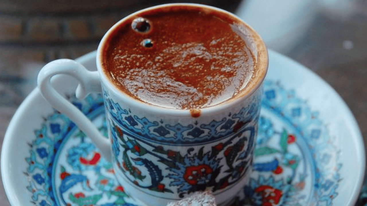 Foto - Türk kahvesinin sırrı: Meğer bir damla eklemek yetiyor! Kendi kendine yetecek... İşte malzeme