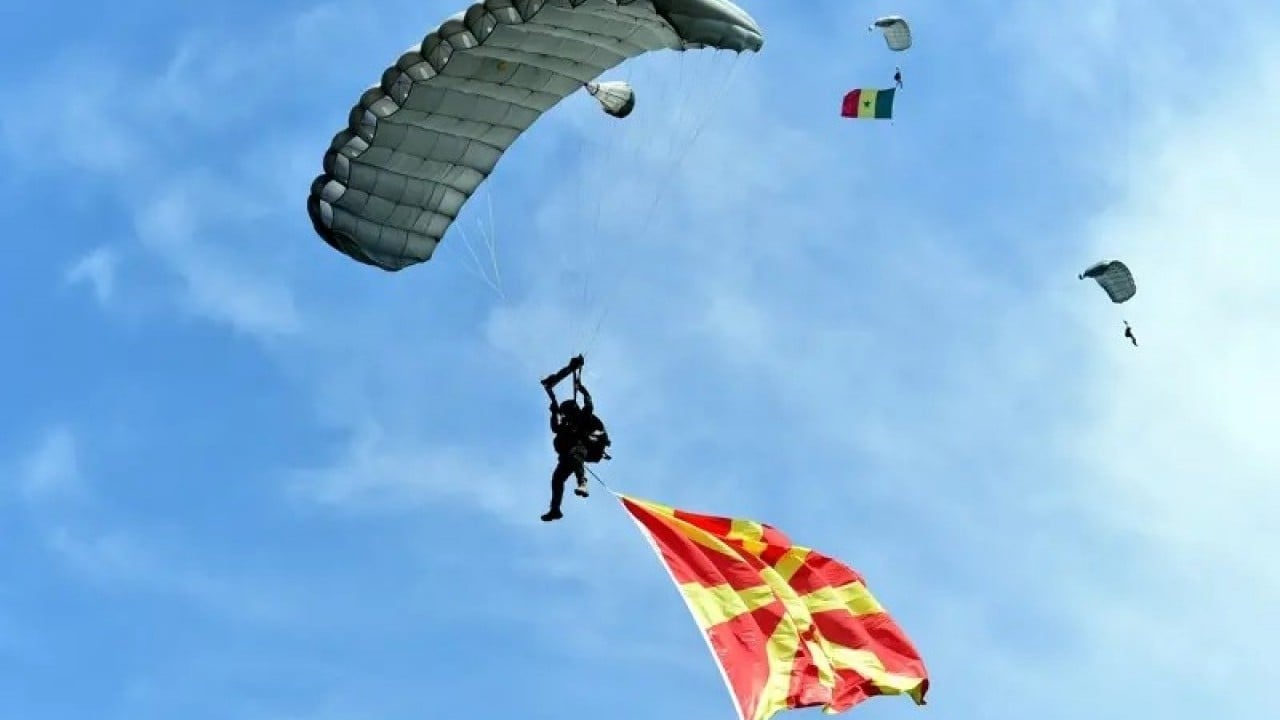 Foto - Tanklar yürüdü, helikopterler indirme yaptı, füzeler ateşlendi: Avrupa ülkesi neye uğradığını şaşırdı