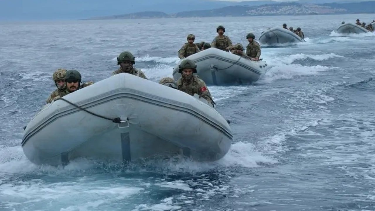 Foto - Tanklar yürüdü, helikopterler indirme yaptı, füzeler ateşlendi: Avrupa ülkesi neye uğradığını şaşırdı