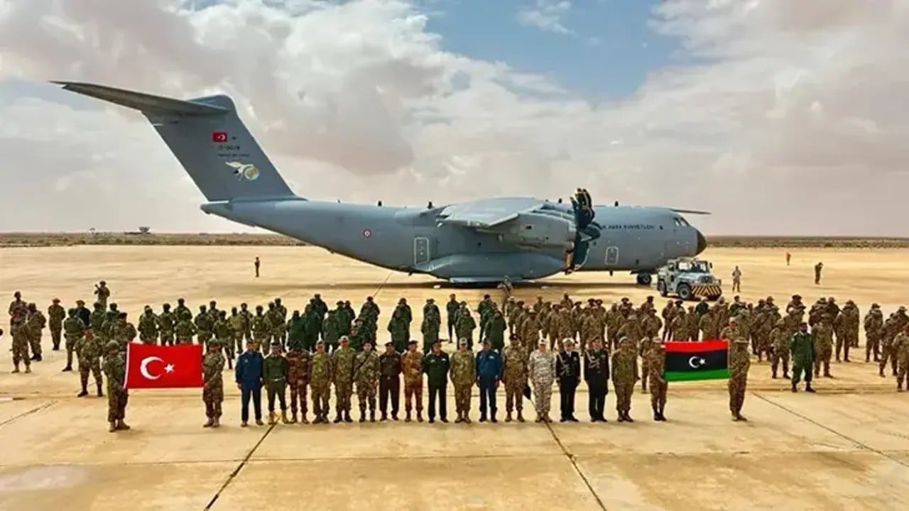 Foto - Tanklar yürüdü, helikopterler indirme yaptı, füzeler ateşlendi: Avrupa ülkesi neye uğradığını şaşırdı