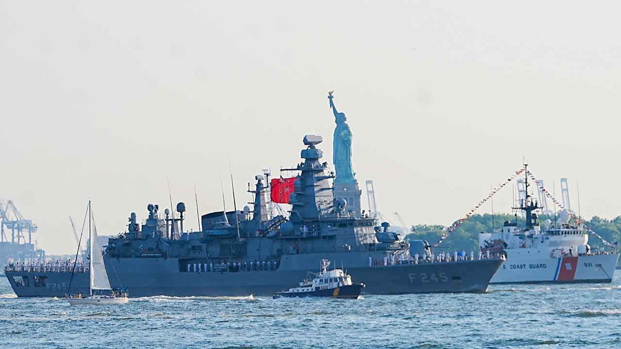 Foto - Türk savaş gemisi Amerika'da! New York'tan görüntüler geldi